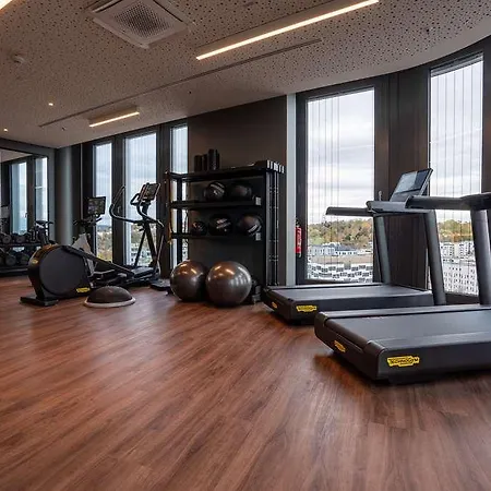 Radisson Blu At Porsche Design Tower فندق