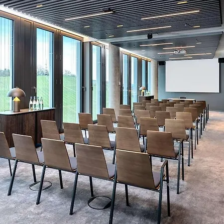 فندق Radisson Blu At Porsche Design Tower *
