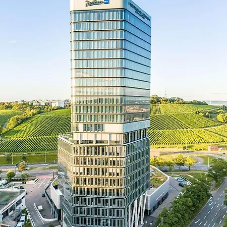 Radisson Blu At Porsche Design Tower فندق