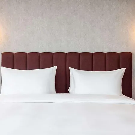 Hotel Radisson Blu At Porsche Design Tower *
