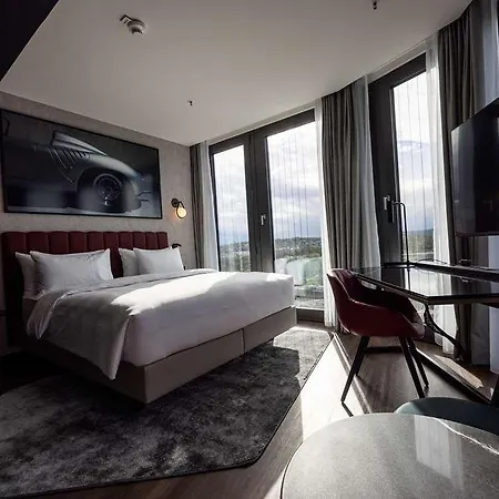 Radisson Blu At Porsche Design Tower *