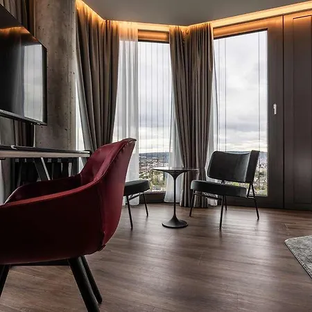 Radisson Blu At Porsche Design Tower