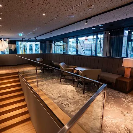 Radisson Blu At Porsche Design Tower