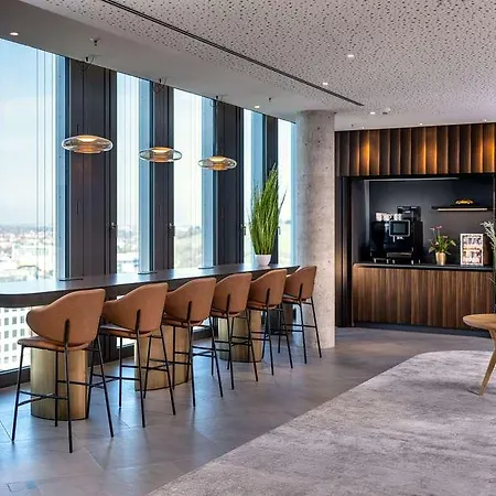 Radisson Blu At Porsche Design Tower *