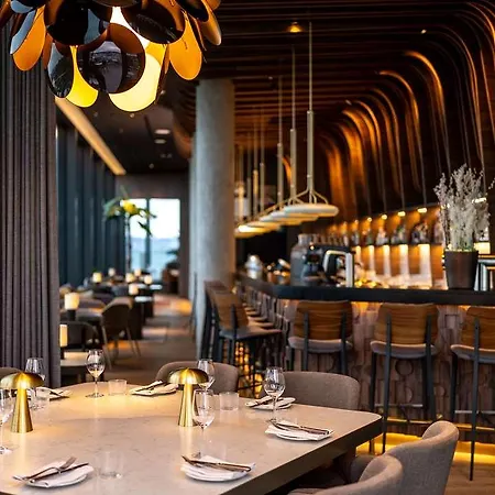 Radisson Blu At Porsche Design Tower * Stuttgart