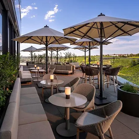 Radisson Blu At Porsche Design Tower