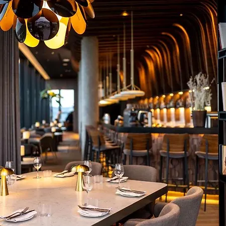 Hotel Radisson Blu At Porsche Design Tower Stuttgart