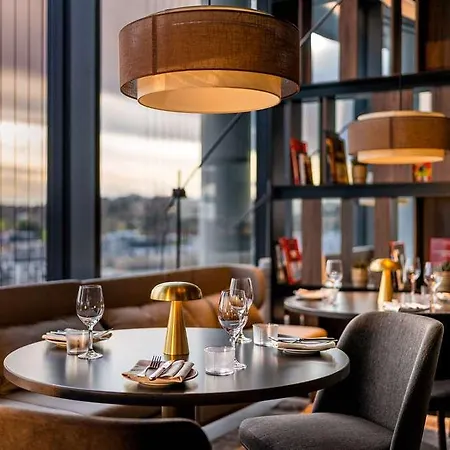 Radisson Blu At Porsche Design Tower