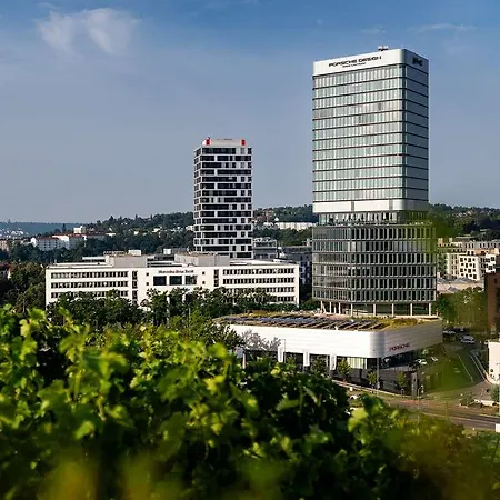 Radisson Blu At Porsche Design Tower Ξενοδοχείο